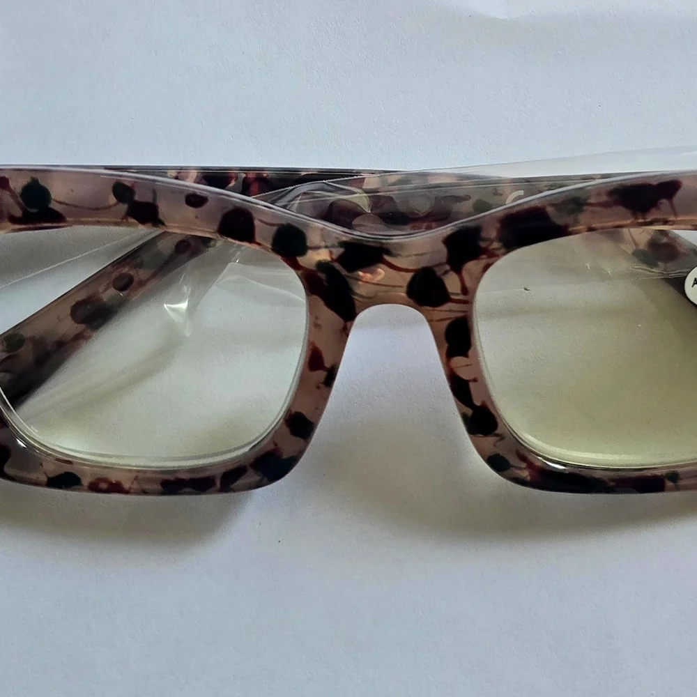 OPRAH STYLE TORTOISE +2.50 TRENDSETTER READER GLASSES